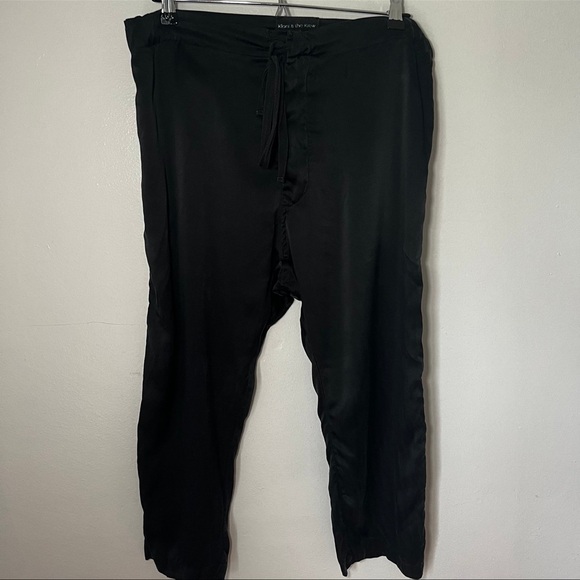 Kloni & the Krew Black Silk Cropped Pants - Picture 2 of 12